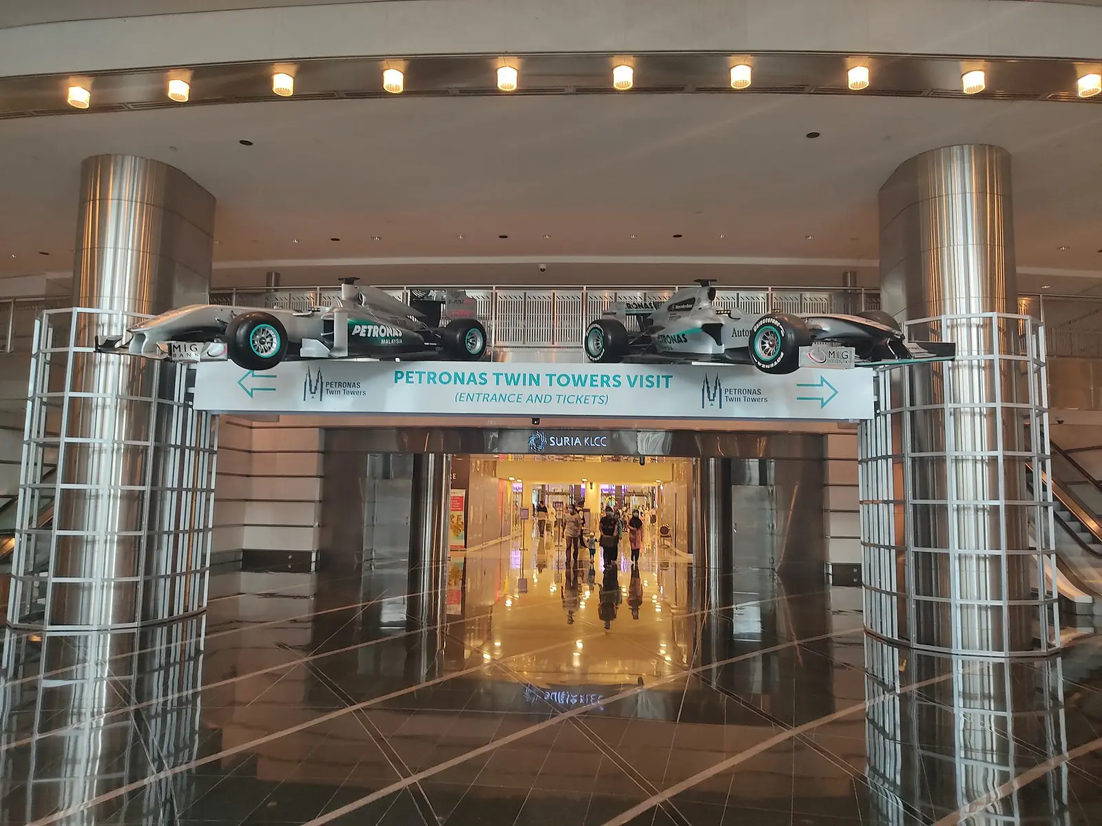 Passage between Suria KLCC and the Petronas Philharmonic Hall entrance